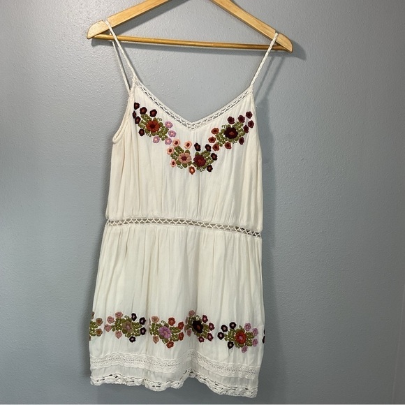 Tularosa Floral Embroidered Sleeveless London Slip Mini Dress Women's small D82 - Picture 2 of 11